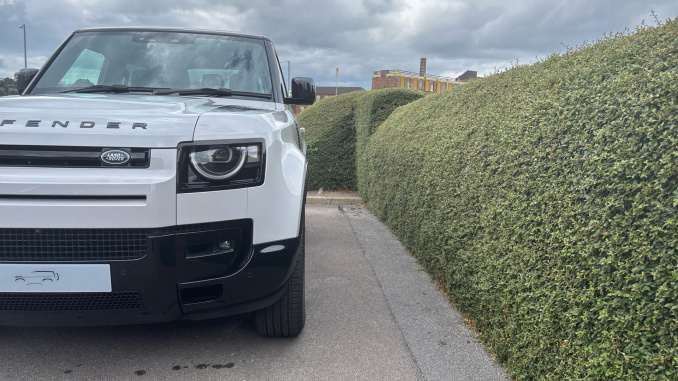 Land Rover Defender 3.0 D350 X-Dynamic HSE 90 3dr Auto Diesel Estate - Image 43
